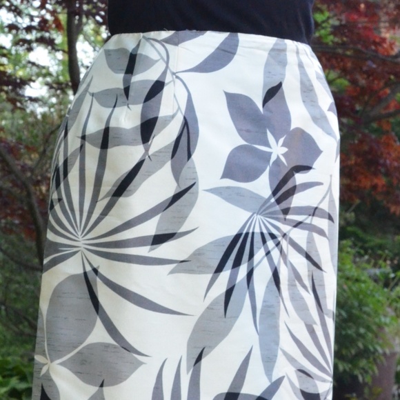 TALBOTS SILK A-LINE SKIRT - Picture 4 of 5